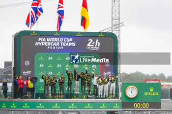 2024-06-16 - 12 STEVENS Will (gbr), ILOTT Callum (gbr), NATO Norman (fra), Hertz Team Jota, Porsche 963 #12, Hypercar, FIA WEC, 38 RASMUSSEN Oliver (dnk), HANSON Philip (gbr), BUTTON Jenson (gbr), Hertz Team Jota, Porsche 963 #38, Hypercar, FIA WEC, 99 TINCKNELL Harry (gbr), JANI Neel (swi), ANDLAUER Julien (fra), Proton Competition, Porsche 963 #99, Hypercar, FIA WEC, podium, portrait during the podium of the 2024 24 Hours of Le Mans, 4th round of the 2024 FIA World Endurance Championship, on the Circuit des 24 Heures du Mans, from June 15 to 16, 2024 in Le Mans, France - 24 HEURES DU MANS 2024 - PODIUM - ENDURANCE - MOTORS