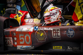 2024-06-16 - 50 FUOCO Antonio (ita), MOLINA Miguel (spa), NIELSEN Nicklas (dnk), Ferrari AF Corse, Ferrari 499P #50, Hypercar, FIA WEC, ambiance portrait victoire winner during the podium of the 2024 24 Hours of Le Mans, 4th round of the 2024 FIA World Endurance Championship, on the Circuit des 24 Heures du Mans, from June 15 to 16, 2024 in Le Mans, France - 24 HEURES DU MANS 2024 - PODIUM - ENDURANCE - MOTORS