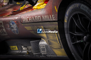 2024-06-16 - 50 FUOCO Antonio (ita), MOLINA Miguel (spa), NIELSEN Nicklas (dnk), Ferrari AF Corse, Ferrari 499P #50, Hypercar, FIA WEC, ambiance portrait victoire winner during the podium of the 2024 24 Hours of Le Mans, 4th round of the 2024 FIA World Endurance Championship, on the Circuit des 24 Heures du Mans, from June 15 to 16, 2024 in Le Mans, France - 24 HEURES DU MANS 2024 - PODIUM - ENDURANCE - MOTORS