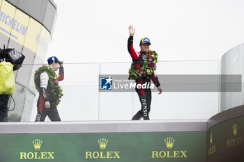 2024-06-16 - DE VRIES Nyck (nld), Toyota Gazoo Racing, Toyota GR010 - Hybrid #07, Hypercar, FIA WEC, portrait during the podium of the 2024 24 Hours of Le Mans, 4th round of the 2024 FIA World Endurance Championship, on the Circuit des 24 Heures du Mans, from June 15 to 16, 2024 in Le Mans, France - 24 HEURES DU MANS 2024 - PODIUM - ENDURANCE - MOTORS