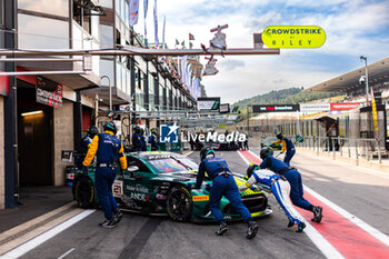 2024-06-27 - 21 CLARK Charles (gbr), DEJONGHE Sam (bel), LISMONT Matisse (bel), MAASSEN Xavier (nld), Aston Martin Vantage AMR GT3 EVO, ambiance, pitlane, during the 2024 CrowdStrike 24 Hours of Spa, 2nd race of the 2024 GT World Challenge Europe Endurance Cup, from June 26 to 30, 2024 on Circuit de Spa-Francorchamps, in Stavelot, Belgium - AUTO - 2024 HOURS OF SPA - ENDURANCE - MOTORS