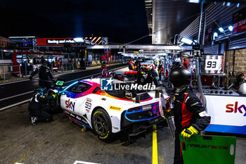 2024-06-27 - 93 FROGGATT Christopher (gbr), HUI Jonathan (hkg), CHEEVER Eddie (ita), WADOUX Lilou (fra), Ferrari 296 GT3, ambiance, pitstop, arrêt aux stands, during the 2024 CrowdStrike 24 Hours of Spa, 2nd race of the 2024 GT World Challenge Europe Endurance Cup, from June 26 to 30, 2024 on Circuit de Spa-Francorchamps, in Stavelot, Belgium - AUTO - 2024 HOURS OF SPA - ENDURANCE - MOTORS