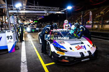 2024-06-27 - 93 FROGGATT Christopher (gbr), HUI Jonathan (hkg), CHEEVER Eddie (ita), WADOUX Lilou (fra), Ferrari 296 GT3, ambiance, pitstop, arrêt aux stands during the 2024 CrowdStrike 24 Hours of Spa, 2nd race of the 2024 GT World Challenge Europe Endurance Cup, from June 26 to 30, 2024 on Circuit de Spa-Francorchamps, in Stavelot, Belgium - AUTO - 2024 HOURS OF SPA - ENDURANCE - MOTORS