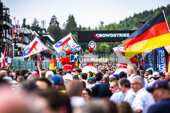 2024-06-29 - TotalEnergies, ambiance, starting grid, grille de depart, during the 2024 CrowdStrike 24 Hours of Spa, 2nd race of the 2024 GT World Challenge Europe Endurance Cup, from June 26 to 30, 2024 on Circuit de Spa-Francorchamps, in Stavelot, Belgium - AUTO - 2024 HOURS OF SPA - ENDURANCE - MOTORS