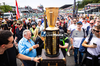 2024-06-29 - TotalEnergies, ambiance, starting grid, grille de depart, during the 2024 CrowdStrike 24 Hours of Spa, 2nd race of the 2024 GT World Challenge Europe Endurance Cup, from June 26 to 30, 2024 on Circuit de Spa-Francorchamps, in Stavelot, Belgium - AUTO - 2024 HOURS OF SPA - ENDURANCE - MOTORS