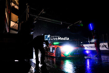 2024-06-30 - 04 KUTRZ George (usa), BRAUN Colin (usa), James Ian usa), CATSBURG (ned), Mercedes AMG GT3 EVO, pitstop, arrêt aux stands during the 2024 CrowdStrike 24 Hours of Spa, 2nd race of the 2024 GT World Challenge Europe Endurance Cup, from June 26 to 30, 2024 on Circuit de Spa-Francorchamps, in Stavelot, Belgium - AUTO - 2024 HOURS OF SPA - ENDURANCE - MOTORS