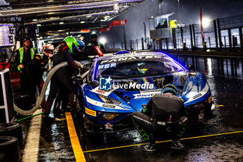 2024-06-30 - 163 PEPPER Jordan (zaf), PERERA Franck (fra), MAPELLI Marco (che), Lamborghini Juracan GT3 EVO, TotalEnergies, pitstop, arrêt aux stands during the 2024 CrowdStrike 24 Hours of Spa, 2nd race of the 2024 GT World Challenge Europe Endurance Cup, from June 26 to 30, 2024 on Circuit de Spa-Francorchamps, in Stavelot, Belgium - AUTO - 2024 HOURS OF SPA - ENDURANCE - MOTORS