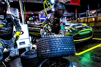 2024-06-30 - 35 LEROUX Romain (fra), HANAFIN Lorcan (gbr), ROBIN Maxime (fra), Aston Martin Vantage AMR GT3 EVO, pitstop, arrêt aux stands during the 2024 CrowdStrike 24 Hours of Spa, 2nd race of the 2024 GT World Challenge Europe Endurance Cup, from June 26 to 30, 2024 on Circuit de Spa-Francorchamps, in Stavelot, Belgium - AUTO - 2024 HOURS OF SPA - ENDURANCE - MOTORS