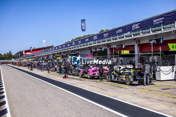 2024-07-05 - Ambiance Pitlane, during the 4 Hours of Imola 2024, 3rd round of the 2024 European Le Mans Series on the Autodromo Internazionale Enzo e Dino Ferrari from July 5 to 7, 2024 in Imola, Italy - AUTO - ELMS - 4 HOURS OF IMOLA 2024 - ENDURANCE - MOTORS