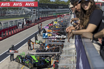 2024-07-06 - Ambiance pitlane, during the 4 Hours of Imola 2024, 3rd round of the 2024 European Le Mans Series on the Autodromo Internazionale Enzo e Dino Ferrari from July 5 to 7, 2024 in Imola, Italy - AUTO - ELMS - 4 HOURS OF IMOLA 2024 - ENDURANCE - MOTORS