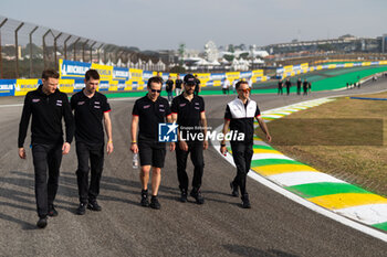 2024-07-11 - MAKOWIECKI Frédéric (fra), Porsche Penske Motorsport, Porsche 963, portrait, trackwalk during the 2024 Rolex 6 Hours of Sao Paulo, 5th round of the 2024 FIA World Endurance Championship, from July 12 to 14, 2024 on the Autódromo José Carlos Pace in Interlagos, Brazil - FIA WEC - 6 HOURS OF SAO PAULO 2024 - ENDURANCE - MOTORS