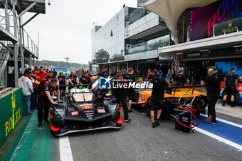 2024-07-11 - 08 BUEMI Sébastien (swi), HARTLEY Brendon (nzl), HIRAKAWA Ryo (jpn), Toyota Gazoo Racing, Toyota GR010 - Hybrid #08, Hypercar, scrutineering, verifications techniques, during the 2024 Rolex 6 Hours of Sao Paulo, 5th round of the 2024 FIA World Endurance Championship, from July 12 to 14, 2024 on the Autódromo José Carlos Pace in Interlagos, Brazil - FIA WEC - 6 HOURS OF SAO PAULO 2024 - ENDURANCE - MOTORS