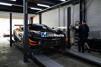 2024-07-11 - 95 SATO Marino (jpn), PINO Nico (chl), CAYGILL Josh (gbr), United Autosports, McLaren 720S GT3 Evo #95, LM GT3, scrutineering, verifications techniques, during the 2024 Rolex 6 Hours of Sao Paulo, 5th round of the 2024 FIA World Endurance Championship, from July 12 to 14, 2024 on the Autódromo José Carlos Pace in Interlagos, Brazil - FIA WEC - 6 HOURS OF SAO PAULO 2024 - ENDURANCE - MOTORS