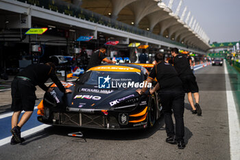 2024-07-11 - 59 SAUCY Grégoire (swi), COTTINGHAM James (gbr), COSTA Nicolas (bra), United Autosports, McLaren 720S GT3 Evo #59, LM GT3, pitlane, during the 2024 Rolex 6 Hours of Sao Paulo, 5th round of the 2024 FIA World Endurance Championship, from July 12 to 14, 2024 on the Autódromo José Carlos Pace in Interlagos, Brazil - FIA WEC - 6 HOURS OF SAO PAULO 2024 - ENDURANCE - MOTORS