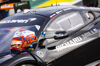 2024-07-11 - PINO Nico (chl), United Autosports, McLaren 720S GT3 Evo, helmet during the 2024 Rolex 6 Hours of Sao Paulo, 5th round of the 2024 FIA World Endurance Championship, from July 12 to 14, 2024 on the Autódromo José Carlos Pace in Interlagos, Brazil - FIA WEC - 6 HOURS OF SAO PAULO 2024 - ENDURANCE - MOTORS