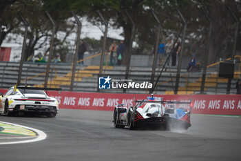 2024-07-12 - 20 VAN DER LINDE Sheldon (zaf), FRIJNS Robin (nld), RAST René (ger), BMW M Team WRT, BMW Hybrid V8 #20, Hypercar, action during the 2024 Rolex 6 Hours of Sao Paulo, 5th round of the 2024 FIA World Endurance Championship, from July 12 to 14, 2024 on the Autódromo José Carlos Pace in Interlagos, Brazil - FIA WEC - 6 HOURS OF SAO PAULO 2024 - ENDURANCE - MOTORS