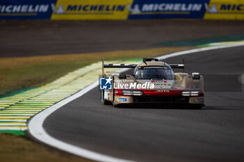 2024-07-12 - 38 RASMUSSEN Oliver (dnk), HANSON Philip (gbr), BUTTON Jenson (gbr), Hertz Team Jota, Porsche 963 #38, Hypercar, action during the 2024 Rolex 6 Hours of Sao Paulo, 5th round of the 2024 FIA World Endurance Championship, from July 12 to 14, 2024 on the Autódromo José Carlos Pace in Interlagos, Brazil - FIA WEC - 6 HOURS OF SAO PAULO 2024 - ENDURANCE - MOTORS