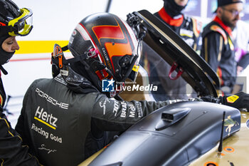 2024-07-12 - ILOTT Callum (gbr), Hertz Team Jota, Porsche 963, portrait during the 2024 Rolex 6 Hours of Sao Paulo, 5th round of the 2024 FIA World Endurance Championship, from July 12 to 14, 2024 on the Autódromo José Carlos Pace in Interlagos, Brazil - FIA WEC - 6 HOURS OF SAO PAULO 2024 - ENDURANCE - MOTORS