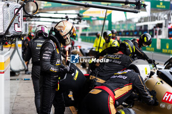 2024-07-12 - BUTTON Jenson (gbr), Hertz Team Jota, Porsche 963, portrait during the 2024 Rolex 6 Hours of Sao Paulo, 5th round of the 2024 FIA World Endurance Championship, from July 12 to 14, 2024 on the Autódromo José Carlos Pace in Interlagos, Brazil - FIA WEC - 6 HOURS OF SAO PAULO 2024 - ENDURANCE - MOTORS