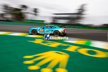 2024-07-12 - 77 BARKER Ben (gbr), HARDWICK Ryan (usa), ROBICHON Zacharie (can), Proton Competition, Ford Mustang GT3 #77, LM GT3, action during the 2024 Rolex 6 Hours of Sao Paulo, 5th round of the 2024 FIA World Endurance Championship, from July 12 to 14, 2024 on the Autódromo José Carlos Pace in Interlagos, Brazil - FIA WEC - 6 HOURS OF SAO PAULO 2024 - ENDURANCE - MOTORS