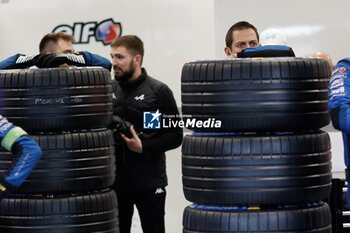 2024-07-12 - mecaniciens, mechanics, michelin, tyres, pneus, Alpine Endurance Team, Alpine A424 #36, Hypercar, during the 2024 Rolex 6 Hours of Sao Paulo, 5th round of the 2024 FIA World Endurance Championship, from July 12 to 14, 2024 on the Autódromo José Carlos Pace in Interlagos, Brazil - FIA WEC - 6 HOURS OF SAO PAULO 2024 - ENDURANCE - MOTORS