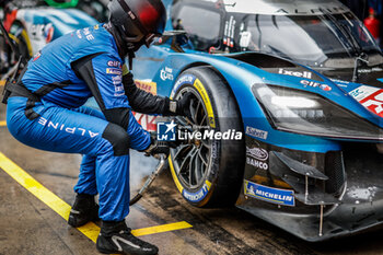 2024-07-12 - mecaniciens, mechanics, michelin, tyres, pneus, Alpine Endurance Team, Alpine A424 #36, Hypercar, during the 2024 Rolex 6 Hours of Sao Paulo, 5th round of the 2024 FIA World Endurance Championship, from July 12 to 14, 2024 on the Autódromo José Carlos Pace in Interlagos, Brazil - FIA WEC - 6 HOURS OF SAO PAULO 2024 - ENDURANCE - MOTORS