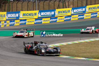 2024-07-12 - 08 BUEMI Sébastien (swi), HARTLEY Brendon (nzl), HIRAKAWA Ryo (jpn), Toyota Gazoo Racing, Toyota GR010 - Hybrid #08, Hypercar, action during the 2024 Rolex 6 Hours of Sao Paulo, 5th round of the 2024 FIA World Endurance Championship, from July 12 to 14, 2024 on the Autódromo José Carlos Pace in Interlagos, Brazil - FIA WEC - 6 HOURS OF SAO PAULO 2024 - ENDURANCE - MOTORS