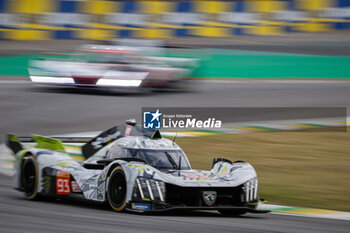 2024-07-12 - 93 JENSEN Mikkel (dnk), MULLER Nico (swi), VERGNE Jean-Eric (fra), Peugeot TotalEnergies, Peugeot 9x8 #93, Hypercar, action during the 2024 Rolex 6 Hours of Sao Paulo, 5th round of the 2024 FIA World Endurance Championship, from July 12 to 14, 2024 on the Autódromo José Carlos Pace in Interlagos, Brazil - FIA WEC - 6 HOURS OF SAO PAULO 2024 - ENDURANCE - MOTORS