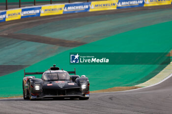 2024-07-12 - 08 BUEMI Sébastien (swi), HARTLEY Brendon (nzl), HIRAKAWA Ryo (jpn), Toyota Gazoo Racing, Toyota GR010 - Hybrid #08, Hypercar, action during the 2024 Rolex 6 Hours of Sao Paulo, 5th round of the 2024 FIA World Endurance Championship, from July 12 to 14, 2024 on the Autódromo José Carlos Pace in Interlagos, Brazil - FIA WEC - 6 HOURS OF SAO PAULO 2024 - ENDURANCE - MOTORS