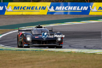 2024-07-12 - 08 BUEMI Sébastien (swi), HARTLEY Brendon (nzl), HIRAKAWA Ryo (jpn), Toyota Gazoo Racing, Toyota GR010 - Hybrid #08, Hypercar, action during the 2024 Rolex 6 Hours of Sao Paulo, 5th round of the 2024 FIA World Endurance Championship, from July 12 to 14, 2024 on the Autódromo José Carlos Pace in Interlagos, Brazil - FIA WEC - 6 HOURS OF SAO PAULO 2024 - ENDURANCE - MOTORS