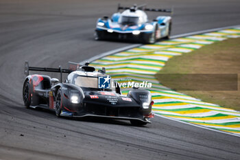 2024-07-12 - 08 BUEMI Sébastien (swi), HARTLEY Brendon (nzl), HIRAKAWA Ryo (jpn), Toyota Gazoo Racing, Toyota GR010 - Hybrid #08, Hypercar, action during the 2024 Rolex 6 Hours of Sao Paulo, 5th round of the 2024 FIA World Endurance Championship, from July 11 to 14, 2024 on the Autódromo José Carlos Pace in Interlagos, Brazil - FIA WEC - 6 HOURS OF SAO PAULO 2024 - ENDURANCE - MOTORS