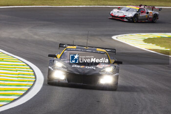 2024-07-12 - 82 JUNCADELLA Daniel (spa), BAUD Sébastien (fra), KOIZUMI Hiroshi (jpn), TF Sport, Corvette Z06 GT3.R #82, LM GT3, action during the 2024 Rolex 6 Hours of Sao Paulo, 5th round of the 2024 FIA World Endurance Championship, from July 12 to 14, 2024 on the Autódromo José Carlos Pace in Interlagos, Brazil - FIA WEC - 6 HOURS OF SAO PAULO 2024 - ENDURANCE - MOTORS