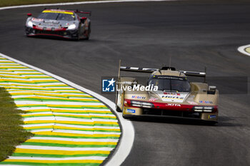 2024-07-12 - 38 RASMUSSEN Oliver (dnk), HANSON Philip (gbr), BUTTON Jenson (gbr), Hertz Team Jota, Porsche 963 #38, Hypercar, action during the 2024 Rolex 6 Hours of Sao Paulo, 5th round of the 2024 FIA World Endurance Championship, from July 12 to 14, 2024 on the Autódromo José Carlos Pace in Interlagos, Brazil - FIA WEC - 6 HOURS OF SAO PAULO 2024 - ENDURANCE - MOTORS