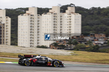 2024-07-12 - 08 BUEMI Sébastien (swi), HARTLEY Brendon (nzl), HIRAKAWA Ryo (jpn), Toyota Gazoo Racing, Toyota GR010 - Hybrid #08, Hypercar, action during the 2024 Rolex 6 Hours of Sao Paulo, 5th round of the 2024 FIA World Endurance Championship, from July 12 to 14, 2024 on the Autódromo José Carlos Pace in Interlagos, Brazil - FIA WEC - 6 HOURS OF SAO PAULO 2024 - ENDURANCE - MOTORS