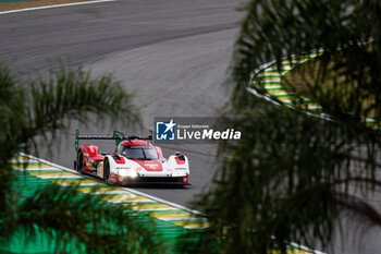 2024-07-13 - 05 CAMPBELL Matt (aus), CHRISTENSEN Michael (dnk), MAKOWIECKI Frédéric (fra), Porsche Penske Motorsport, Porsche 963 #05, Hypercar, action during the 2024 Rolex 6 Hours of Sao Paulo, 5th round of the 2024 FIA World Endurance Championship, from July 12 to 14, 2024 on the Autódromo José Carlos Pace in Interlagos, Brazil - FIA WEC - 6 HOURS OF SAO PAULO 2024 - ENDURANCE - MOTORS