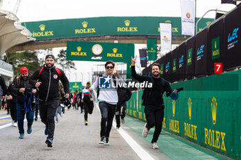 2024-07-13 - Pit walk and autograph session, session autographe illustration during the 2024 Rolex 6 Hours of Sao Paulo, 5th round of the 2024 FIA World Endurance Championship, from July 12 to 14, 2024 on the Autódromo José Carlos Pace in Interlagos, Brazil - FIA WEC - 6 HOURS OF SAO PAULO 2024 - ENDURANCE - MOTORS