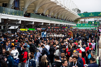 2024-07-13 - Pit walk and autograph session, session autographe illustration during the 2024 Rolex 6 Hours of Sao Paulo, 5th round of the 2024 FIA World Endurance Championship, from July 12 to 14, 2024 on the Autódromo José Carlos Pace in Interlagos, Brazil - FIA WEC - 6 HOURS OF SAO PAULO 2024 - ENDURANCE - MOTORS