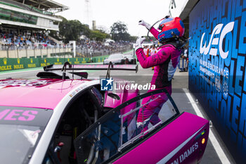 2024-07-13 - BOVY Sarah (bel), Iron Dames, Lamborghini Huracan GT3 Evo2, portrait celebrates his pole position during the 2024 Rolex 6 Hours of Sao Paulo, 5th round of the 2024 FIA World Endurance Championship, from July 12 to 14, 2024 on the Autódromo José Carlos Pace in Interlago, Brazil - FIA WEC - 6 HOURS OF SAO PAULO 2024 - ENDURANCE - MOTORS