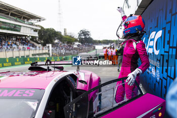 2024-07-13 - BOVY Sarah (bel), Iron Dames, Lamborghini Huracan GT3 Evo2, portrait celebrates his pole position during the 2024 Rolex 6 Hours of Sao Paulo, 5th round of the 2024 FIA World Endurance Championship, from July 12 to 14, 2024 on the Autódromo José Carlos Pace in Interlago, Brazil - FIA WEC - 6 HOURS OF SAO PAULO 2024 - ENDURANCE - MOTORS