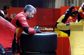 2024-07-13 - mecaniciens, mechanics, Ferrari AF Corse, Ferrari 499P #50, Hypercar, michelin, tyres, pneus, during the 2024 Rolex 6 Hours of Sao Paulo, 5th round of the 2024 FIA World Endurance Championship, from July 12 to 14, 2024 on the Autódromo José Carlos Pace in Interlagos, Brazil - FIA WEC - 6 HOURS OF SAO PAULO 2024 - ENDURANCE - MOTORS