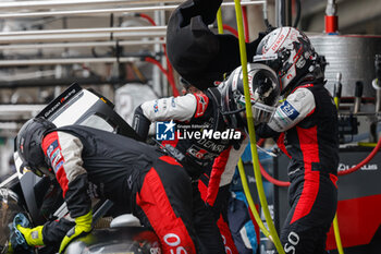 2024-07-13 - 08 BUEMI Sébastien (swi), HARTLEY Brendon (nzl), HIRAKAWA Ryo (jpn), Toyota Gazoo Racing, Toyota GR010 - Hybrid #08, Hypercar, pitstop, arrêt aux stands, during the 2024 Rolex 6 Hours of Sao Paulo, 5th round of the 2024 FIA World Endurance Championship, from July 12 to 14, 2024 on the Autódromo José Carlos Pace in Interlagos, Brazil - FIA WEC - 6 HOURS OF SAO PAULO 2024 - ENDURANCE - MOTORS