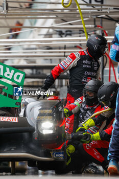 2024-07-13 - 07 CONWAY Mike (gbr), KOBAYASHI Kamui (jpn), DE VRIES Nyck (nld), Toyota Gazoo Racing, Toyota GR010 - Hybrid #07, Hypercar, pitstop, arrêt aux stands, during the 2024 Rolex 6 Hours of Sao Paulo, 5th round of the 2024 FIA World Endurance Championship, from July 12 to 14, 2024 on the Autódromo José Carlos Pace in Interlagos, Brazil - FIA WEC - 6 HOURS OF SAO PAULO 2024 - ENDURANCE - MOTORS