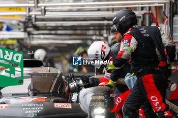 2024-07-13 - 07 CONWAY Mike (gbr), KOBAYASHI Kamui (jpn), DE VRIES Nyck (nld), Toyota Gazoo Racing, Toyota GR010 - Hybrid #07, Hypercar, pitstop, arrêt aux stands, during the 2024 Rolex 6 Hours of Sao Paulo, 5th round of the 2024 FIA World Endurance Championship, from July 12 to 14, 2024 on the Autódromo José Carlos Pace in Interlagos, Brazil - FIA WEC - 6 HOURS OF SAO PAULO 2024 - ENDURANCE - MOTORS