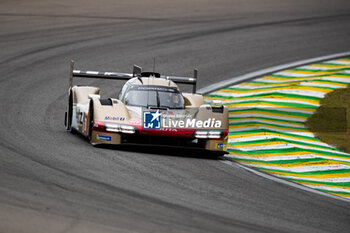 2024-07-13 - 38 RASMUSSEN Oliver (dnk), HANSON Philip (gbr), BUTTON Jenson (gbr), Hertz Team Jota, Porsche 963 #38, Hypercar, action during the 2024 Rolex 6 Hours of Sao Paulo, 5th round of the 2024 FIA World Endurance Championship, from July 12 to 14, 2024 on the Autódromo José Carlos Pace in Interlagos, Brazil - FIA WEC - 6 HOURS OF SAO PAULO 2024 - ENDURANCE - MOTORS