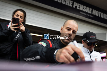 2024-07-13 - MAKOWIECKI Frédéric (fra), Porsche Penske Motorsport, Porsche 963, portrait, autograph session during the 2024 Rolex 6 Hours of Sao Paulo, 5th round of the 2024 FIA World Endurance Championship, from July 11 to 14, 2024 on the Autódromo José Carlos Pace in Interlagos, Brazil - FIA WEC - 6 HOURS OF SAO PAULO 2024 - ENDURANCE - MOTORS