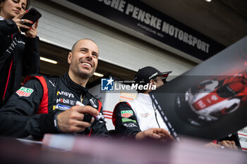 2024-07-13 - MAKOWIECKI Frédéric (fra), Porsche Penske Motorsport, Porsche 963, portrait, autograph session during the 2024 Rolex 6 Hours of Sao Paulo, 5th round of the 2024 FIA World Endurance Championship, from July 11 to 14, 2024 on the Autódromo José Carlos Pace in Interlagos, Brazil - FIA WEC - 6 HOURS OF SAO PAULO 2024 - ENDURANCE - MOTORS