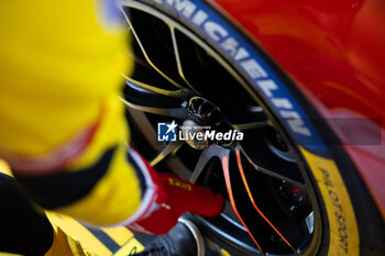 2024-07-13 - Mechanic Ferrari AF Corse, Michelin tyre during the 2024 Rolex 6 Hours of Sao Paulo, 5th round of the 2024 FIA World Endurance Championship, from July 11 to 14, 2024 on the Autódromo José Carlos Pace in Interlagos, Brazil - FIA WEC - 6 HOURS OF SAO PAULO 2024 - ENDURANCE - MOTORS