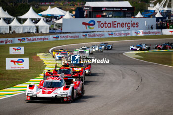 2024-07-14 - start of the race, depart, 06 ESTRE Kevin (fra), LOTTERER André (ger), VANTHOOR Laurens (bel), Porsche Penske Motorsport, Porsche 963 #06, Hypercar, action during the 2024 Rolex 6 Hours of Sao Paulo, 5th round of the 2024 FIA World Endurance Championship, from July 11 to 14, 2024 on the Autódromo José Carlos Pace in Interlagos, Brazil - FIA WEC - 6 HOURS OF SAO PAULO 2024 - ENDURANCE - MOTORS