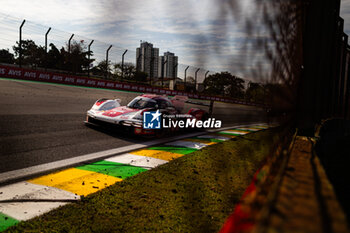 2024-07-14 - 06 ESTRE Kevin (fra), LOTTERER André (ger), VANTHOOR Laurens (bel), Porsche Penske Motorsport, Porsche 963 #06, Hypercar, action during the 2024 Rolex 6 Hours of Sao Paulo, 5th round of the 2024 FIA World Endurance Championship, from July 12 to 14, 2024 on the Autódromo José Carlos Pace in Interlagos, Brazil - FIA WEC - 6 HOURS OF SAO PAULO 2024 - ENDURANCE - MOTORS