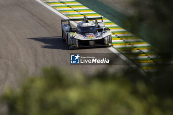 2024-07-14 - 94 DUVAL Loïc (fra), DI RESTA Paul (gbr), VANDOORNE Stoffel (bel), Peugeot TotalEnergies, Peugeot 9x8 #94, Hypercar, action during the 2024 Rolex 6 Hours of Sao Paulo, 5th round of the 2024 FIA World Endurance Championship, from July 12 to 14, 2024 on the Autódromo José Carlos Pace in Interlagos, Brazil - FIA WEC - 6 HOURS OF SAO PAULO 2024 - ENDURANCE - MOTORS